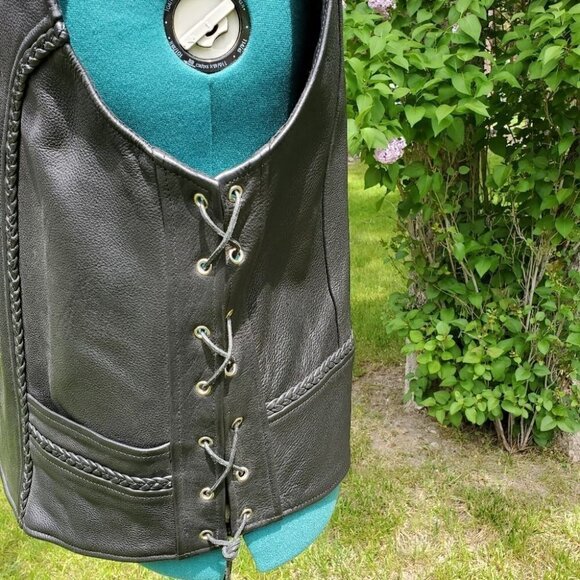 0742. NEW!!!! Genuine Leather Riding Vest in Black w/2 ~Concealed Carry Pockets - Picture 5 of 16